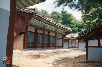 고양향교 중 대성전 정측면