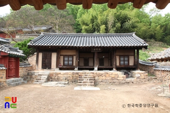 의령향교 중 양현재 정면