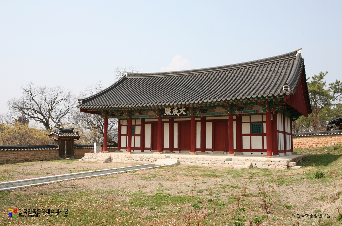 의성향교 대성전 정측면