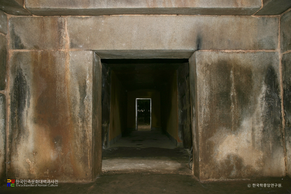 강서 세무덤 중 소묘 남벽