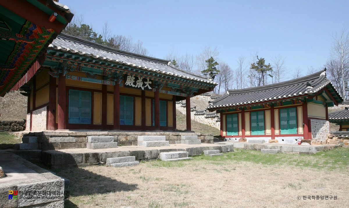 진천향교 / 대성전