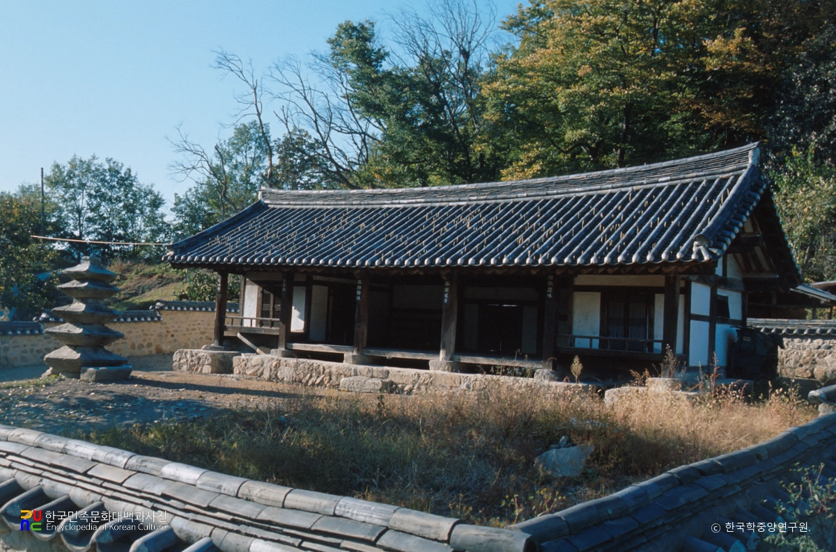영동 자풍서당 정측면