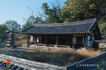 영동 자풍서당 정측면