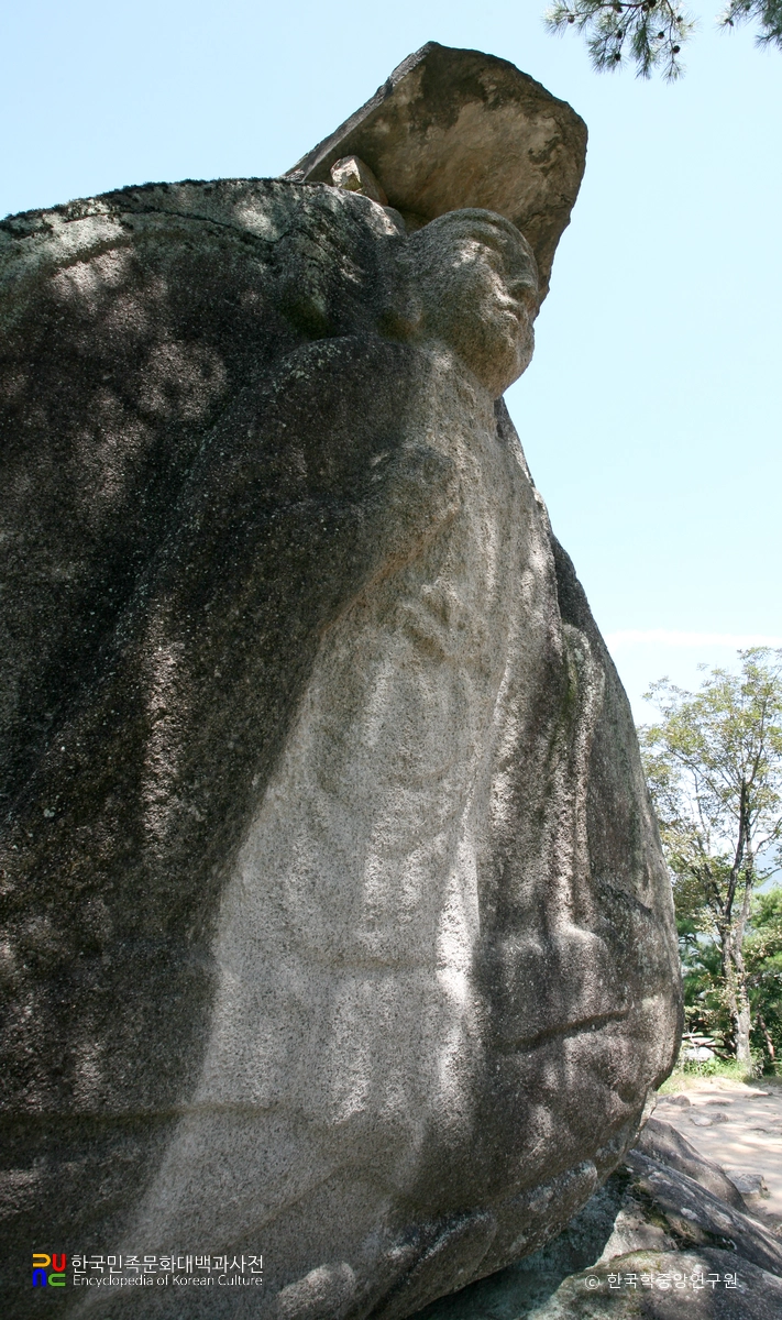 영월 무릉리 마애여래좌상 우측면