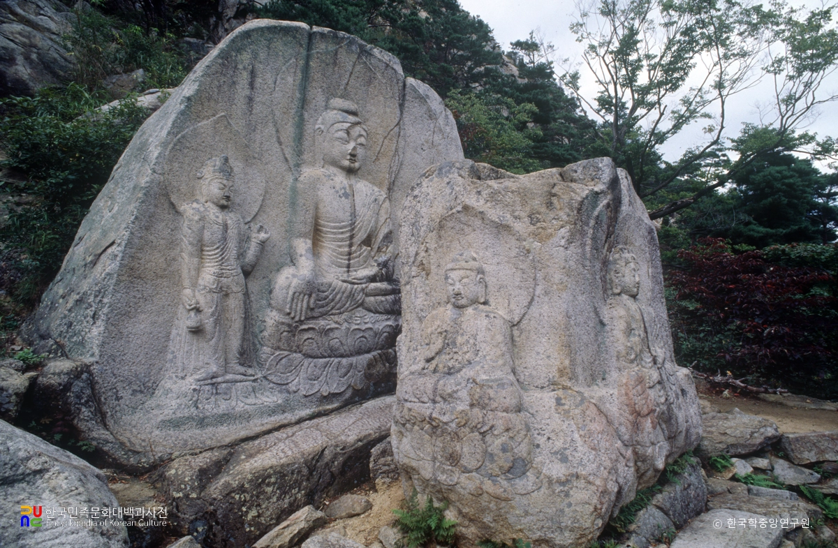 경주 남산 칠불암 마애불상군