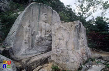 경주 남산 칠불암 마애불상군