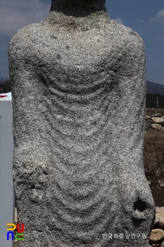 함양 극락사지 석조여래입상의 수인