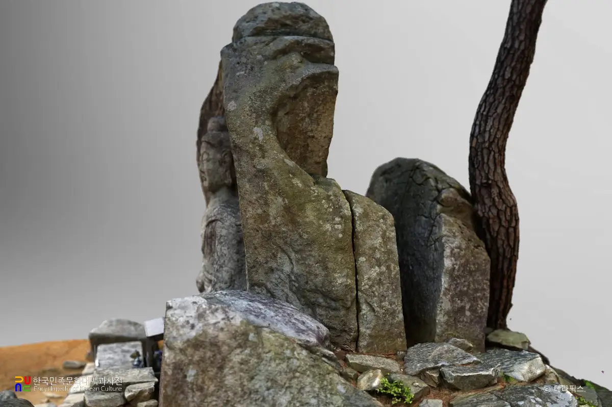 남원 신계리 마애여래좌상 우측면