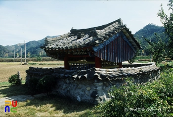 삼척 산양서원 묘정비 비각