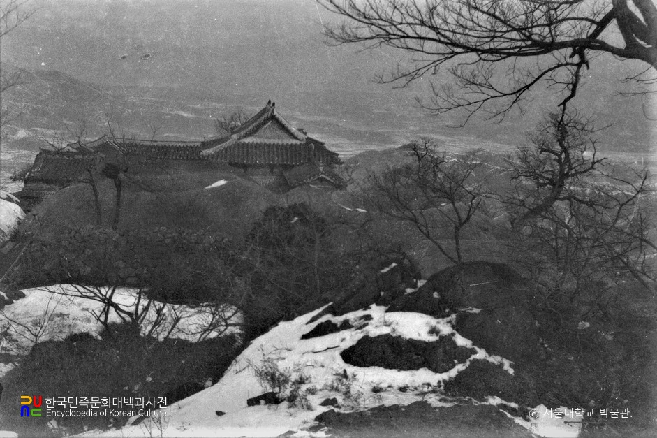 개성 덕물산 최영장군사 전경