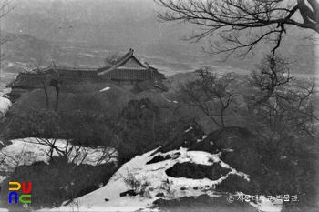 개성 덕물산 최영장군사 전경