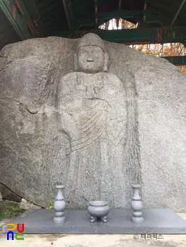 음성 미타사 마애여래입상
