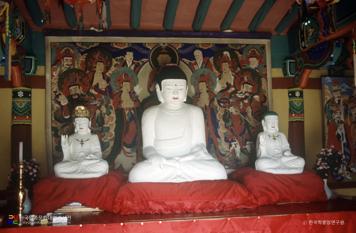 괴산 봉학사지 석조여래좌상