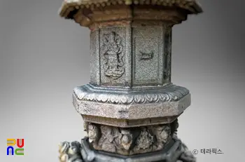 공주 갑사 승탑 중 탑신 정측면