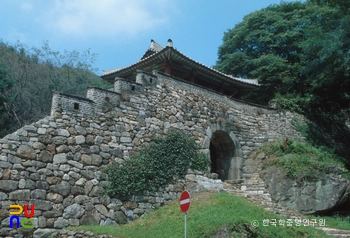 경기도 광주 남한산성 동문 정측면