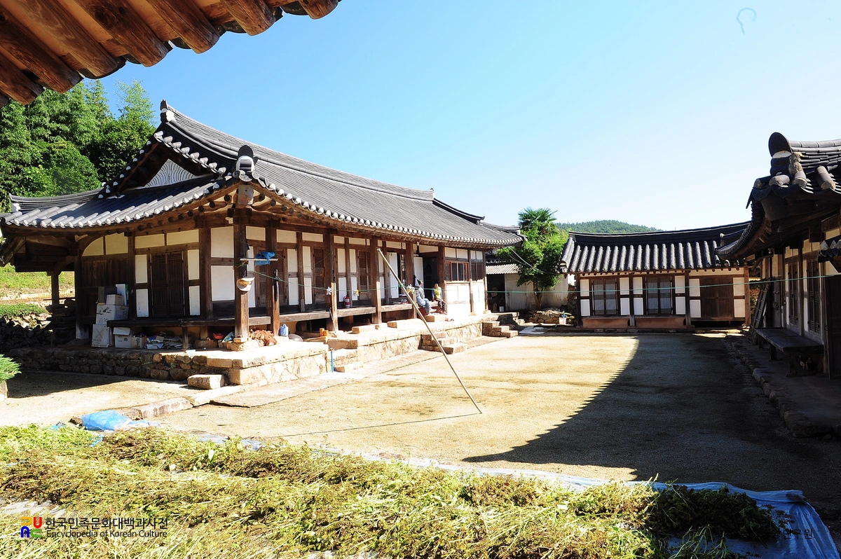 장흥 오헌 고택 전경