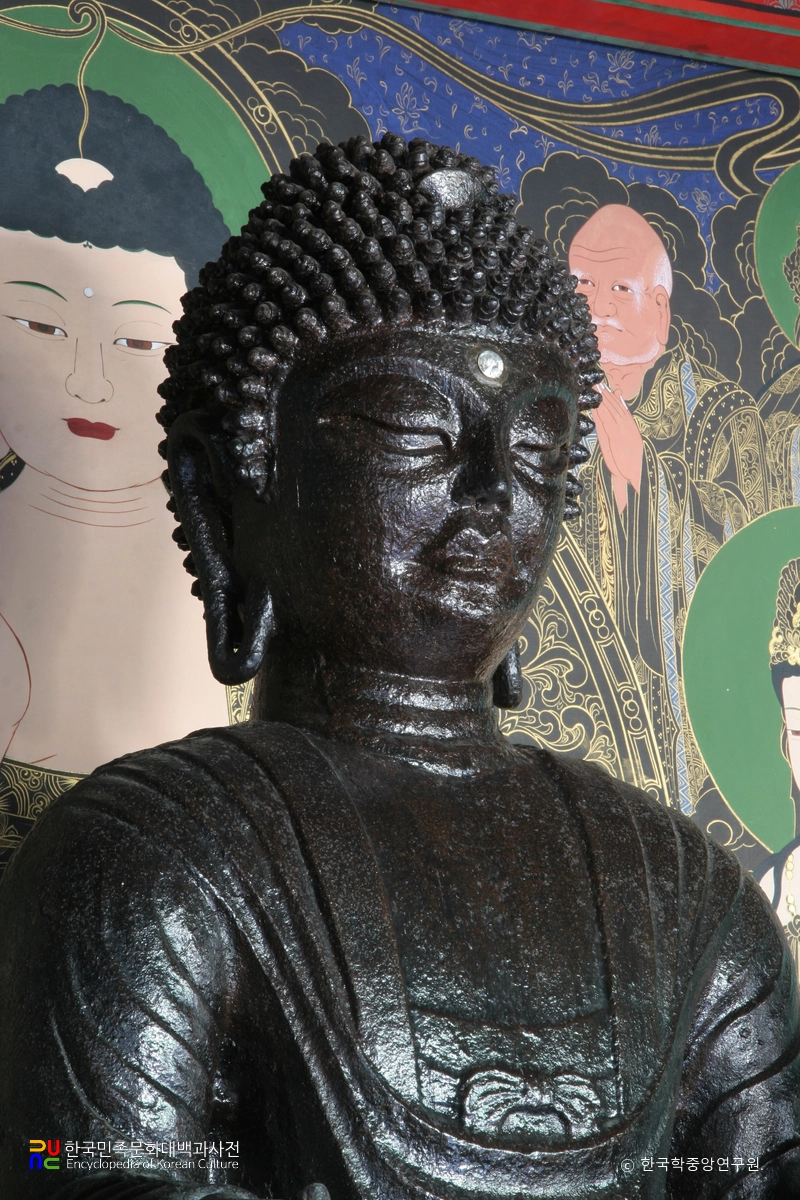 충주 철조여래좌상