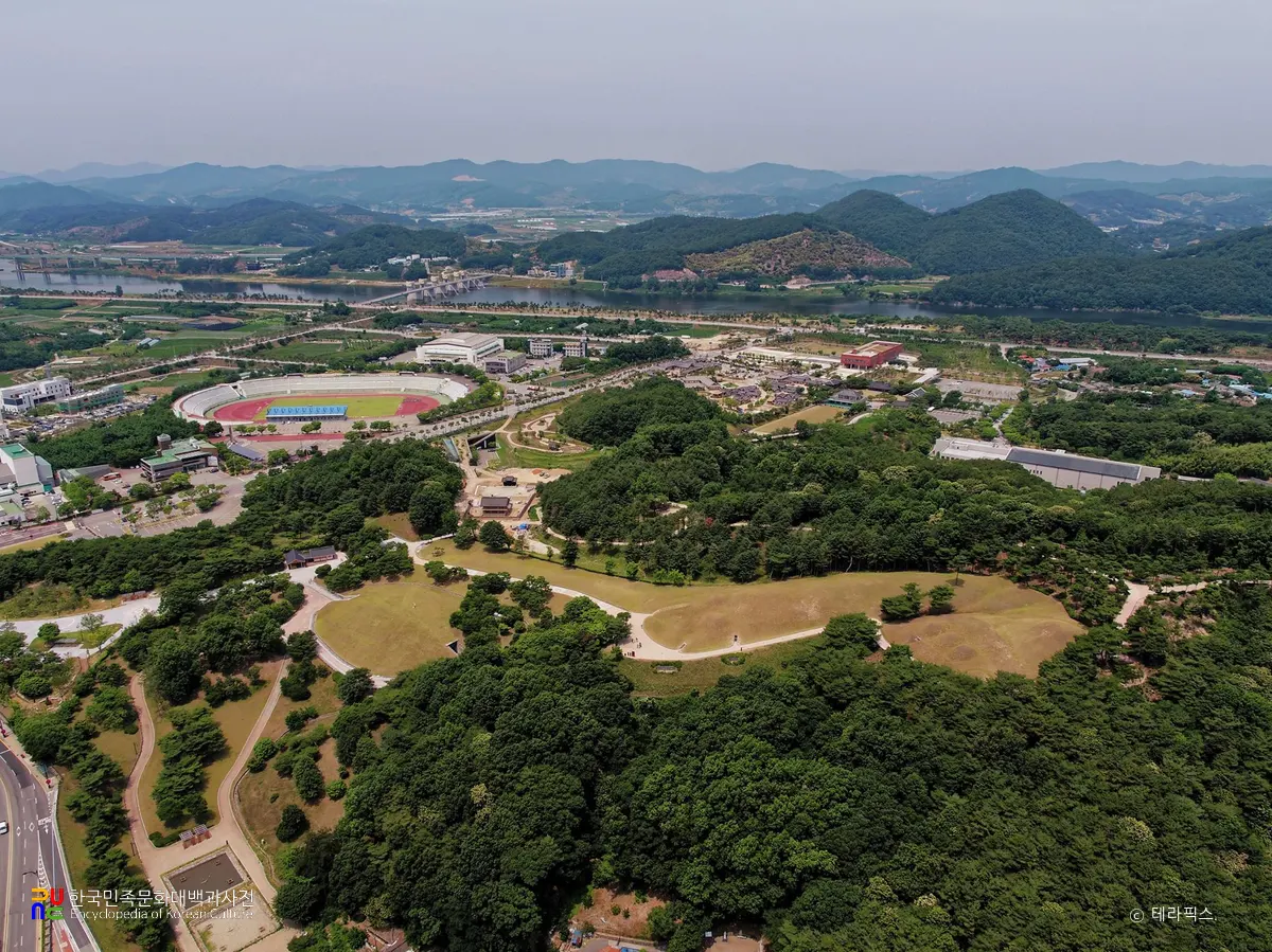 공주 송산리 고분군