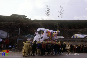 상여 행렬