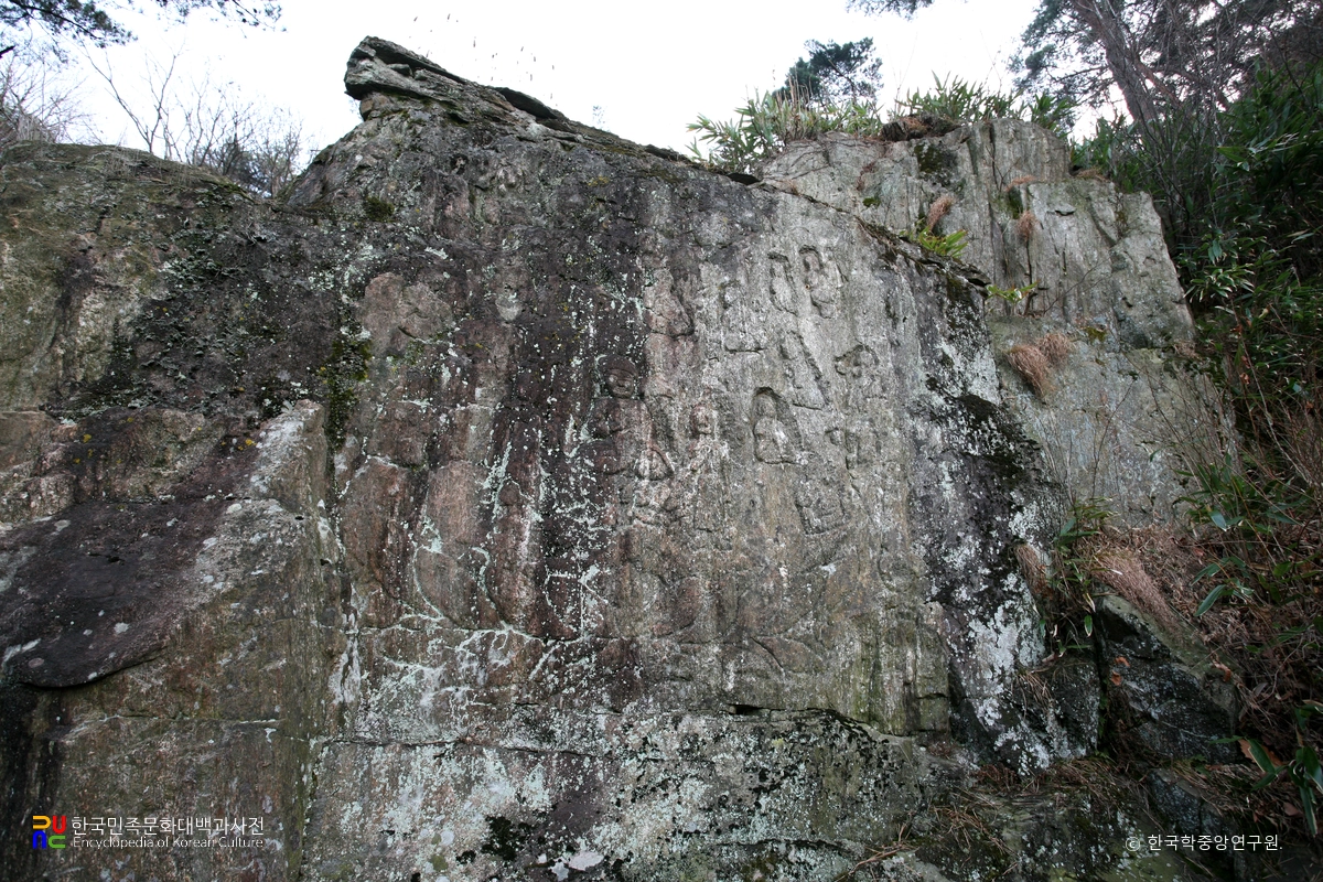 천안 성불사 마애석가삼존 16나한상 및 불입상