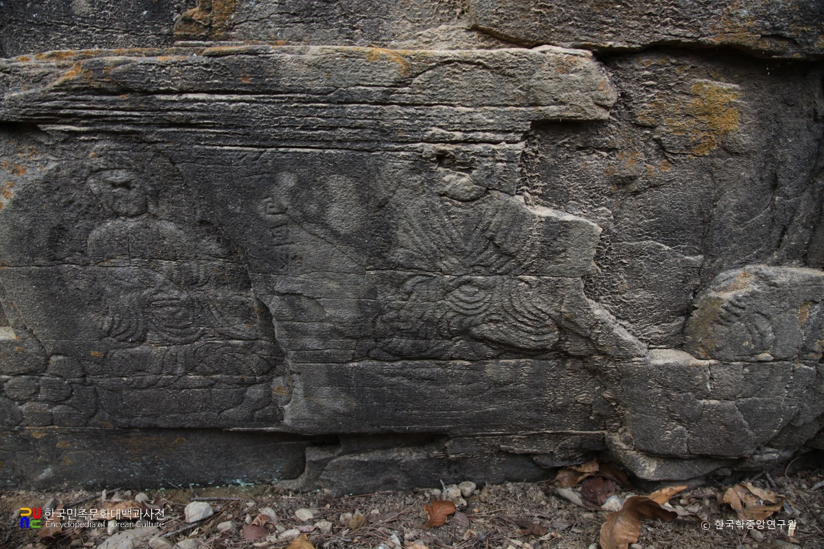 산청도전리마애불군상