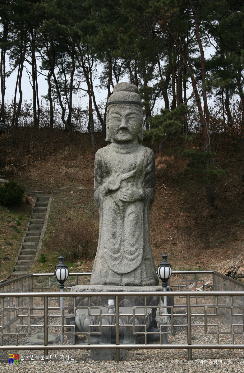 괴산 광덕사 석조여래입상