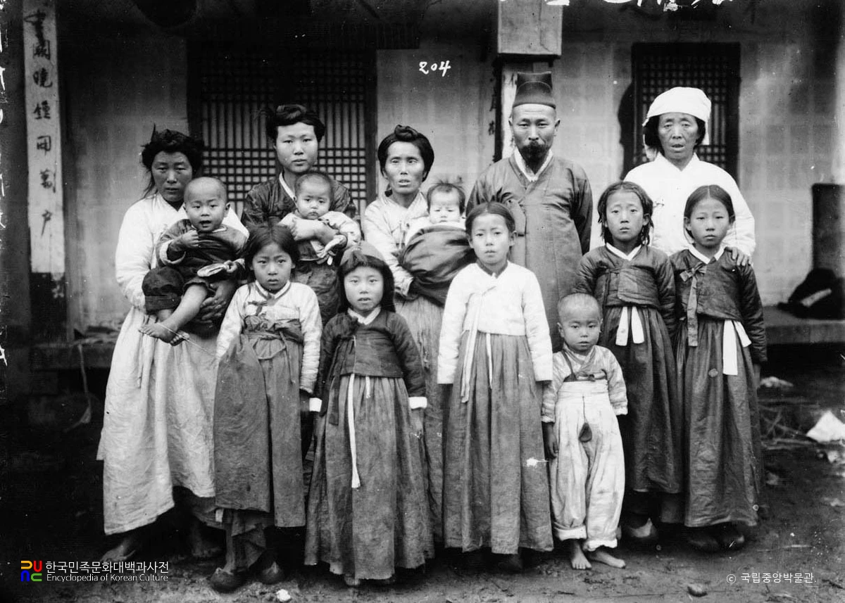 함북 성진 중류층 가족