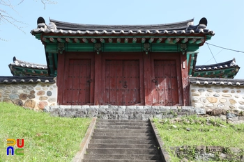 산청향교 내삼문 정면