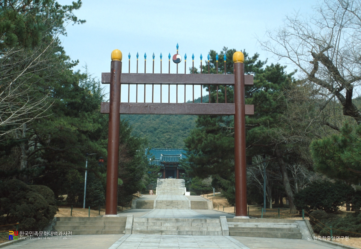 아산 이충무공 유허 현충사 홍살문