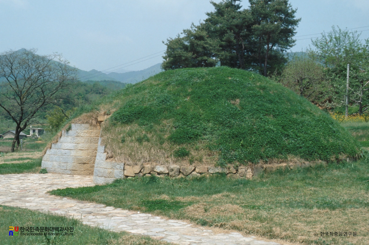 영주 순흥 벽화 고분 정측면