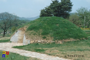 영주 순흥 벽화 고분 정측면