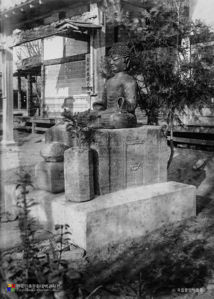 충주 철조여래좌상