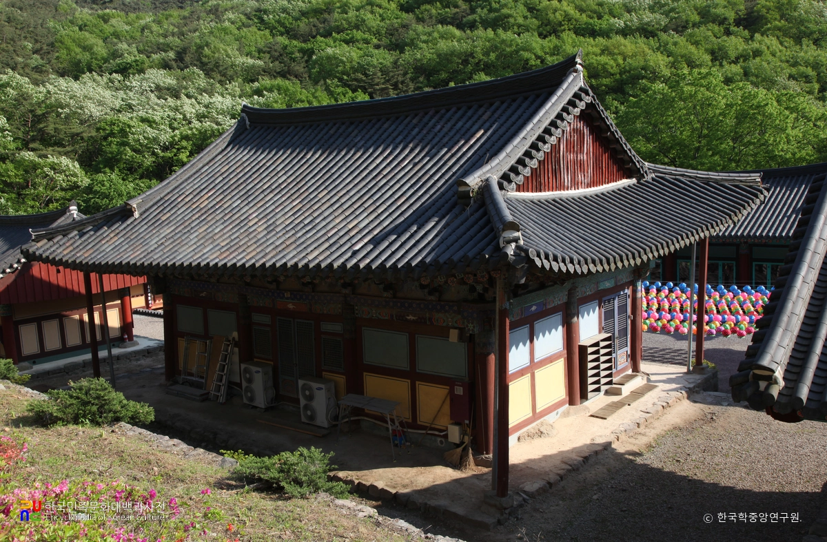 진주 청곡사 중 대웅전 좌측후면