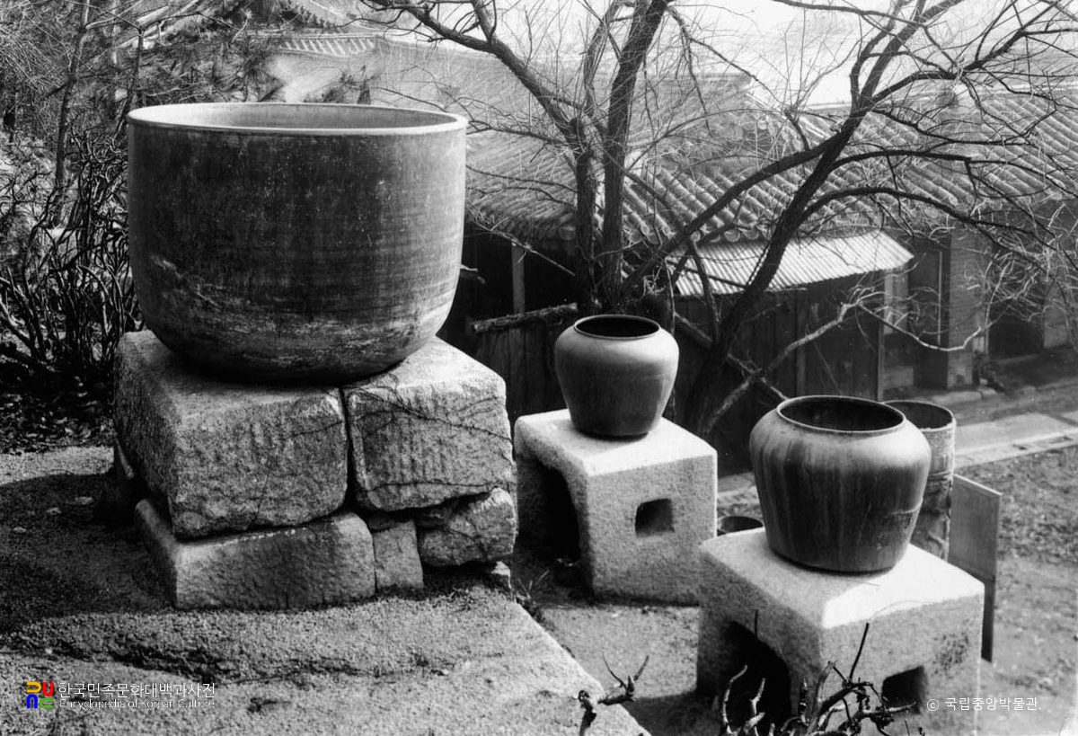 서울 창경궁 자격루 청동제 파수호 후측면