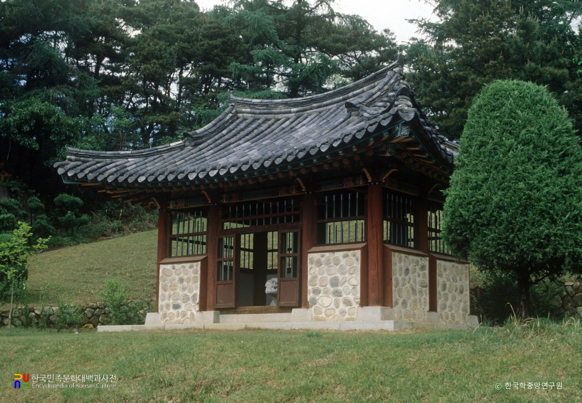 신립 장군 순절비각