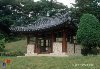 신립 장군 순절비각