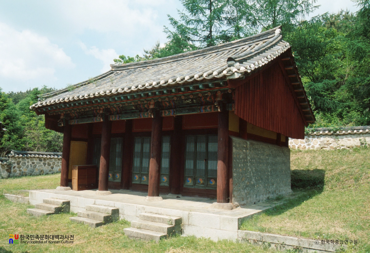 용인 충렬서원 사당 정측면