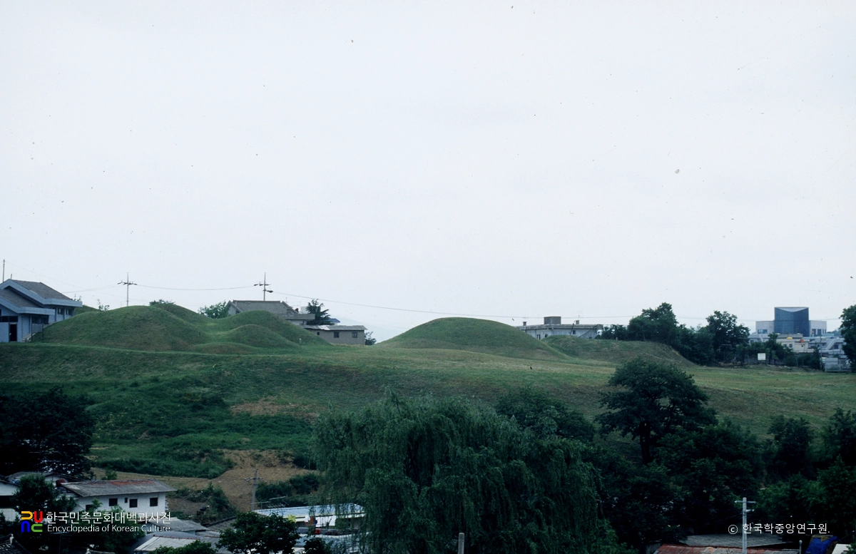 경산 임당동과 조영동 고분군