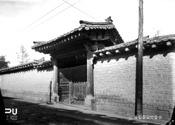 서울 덕수궁 중 건극문 정측면