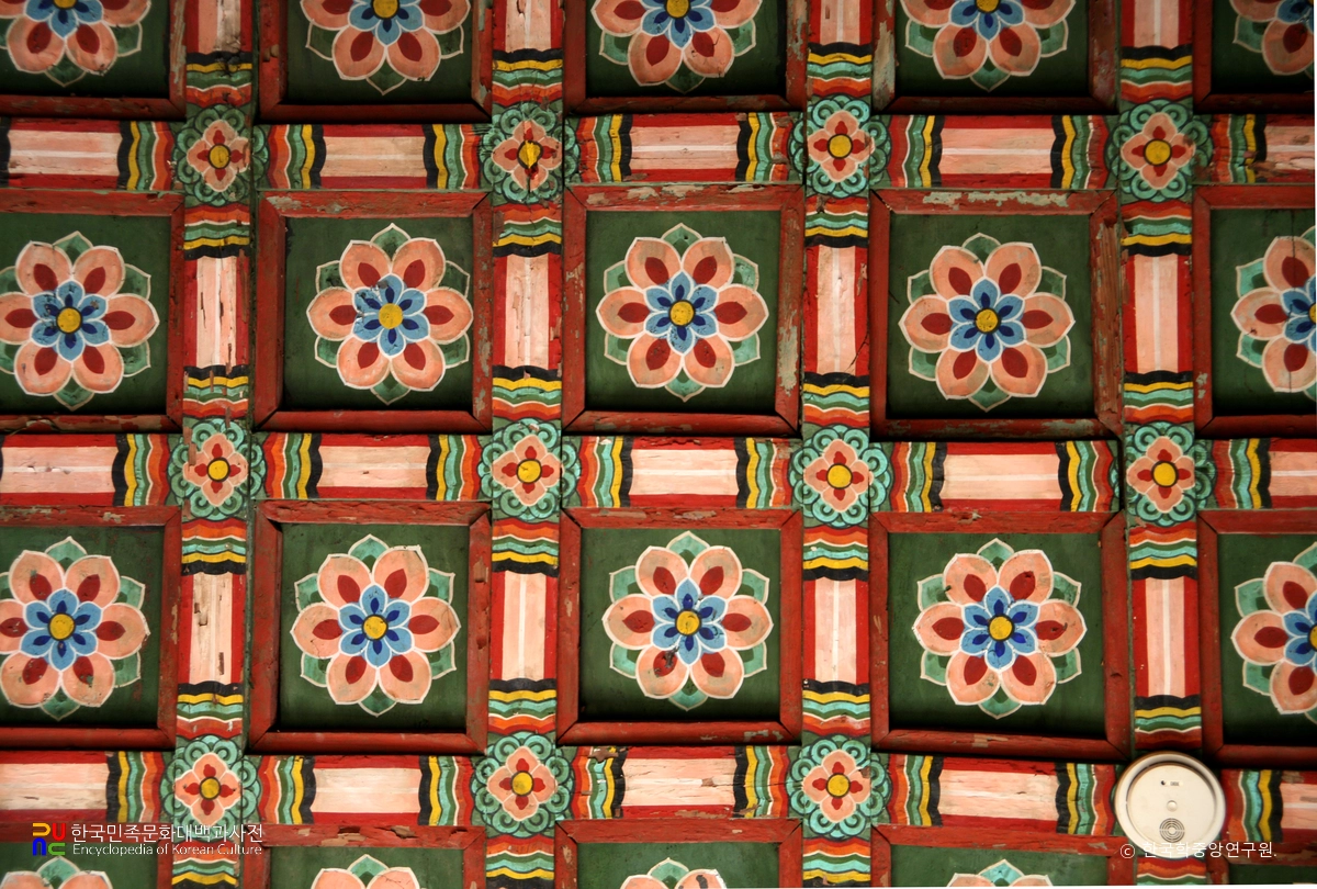 여주 신륵사 조사당 우물천장