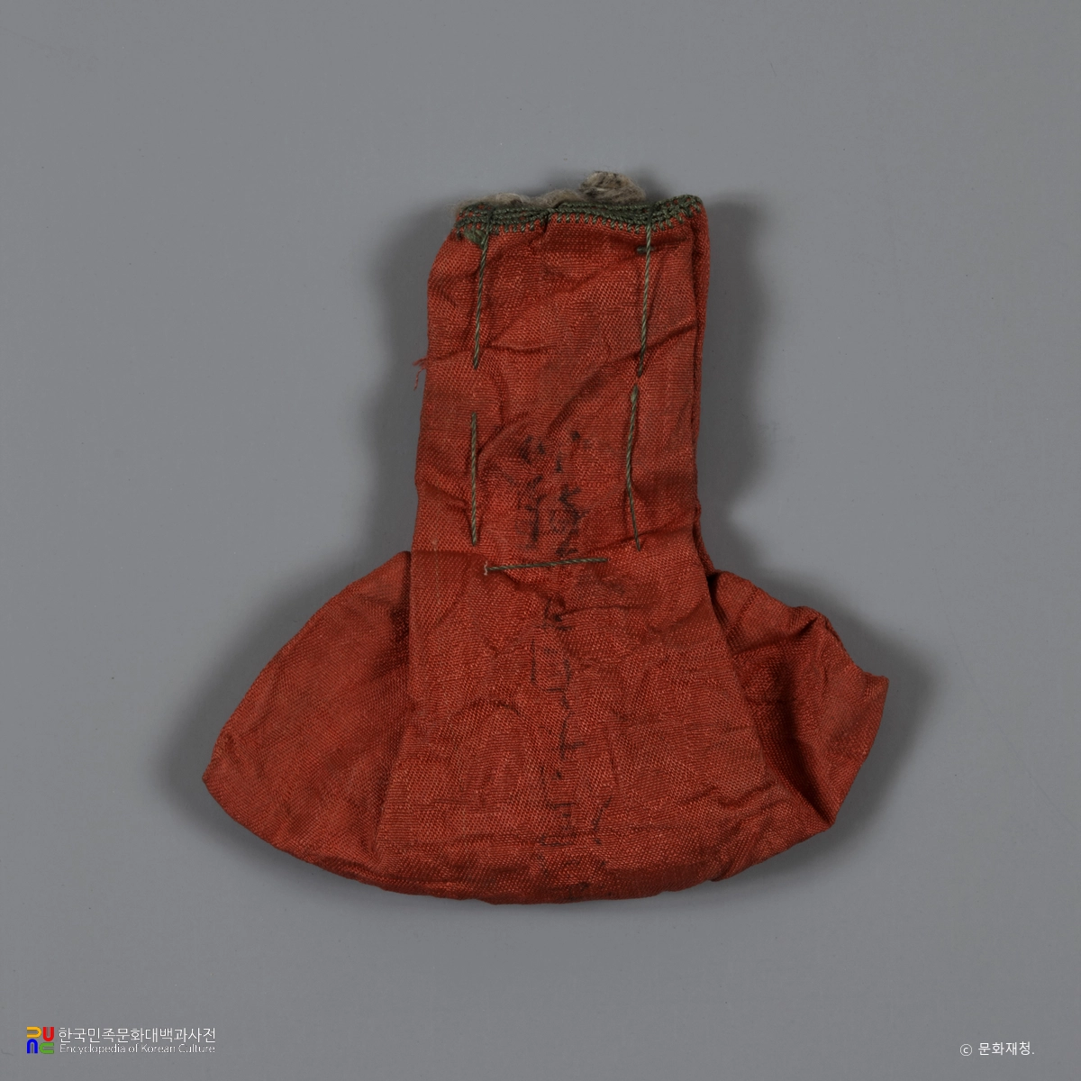 문경 대승사 금동아미타여래좌상 및 복장유물 중 향낭