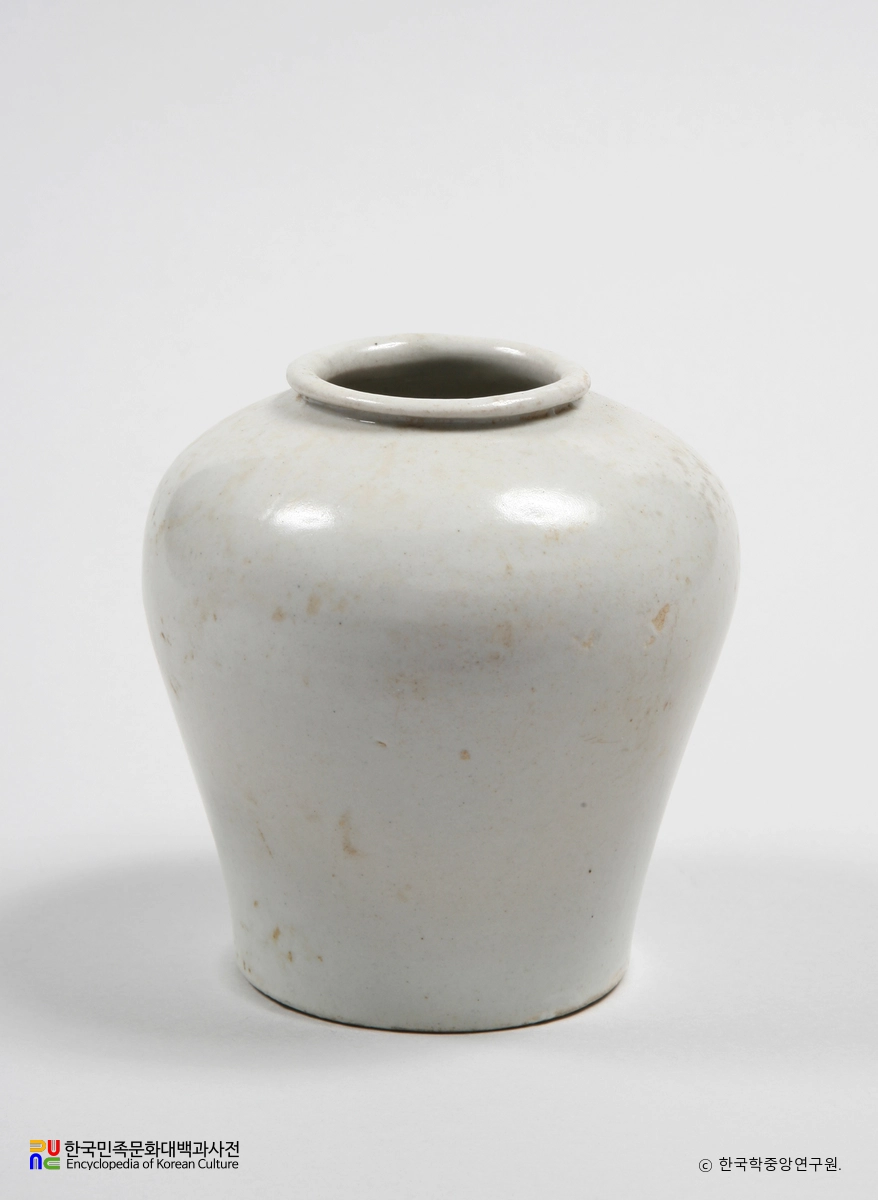 영주 김흠조 부부 묘 출토 유물 / 백자소형단지
