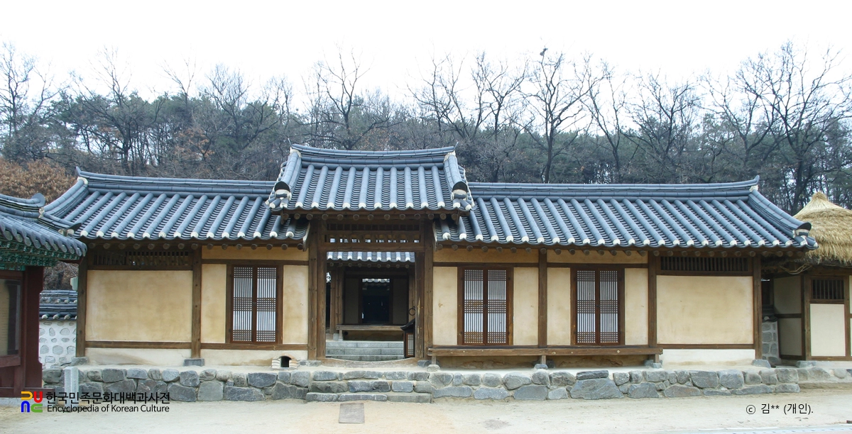 여주 명성황후 생가 솟을대문