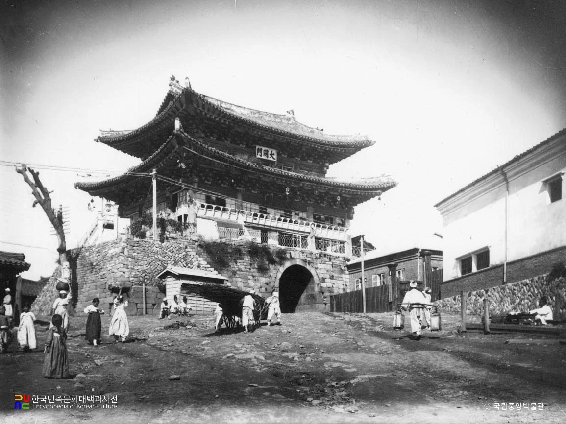 평양 대동문 동측 전경