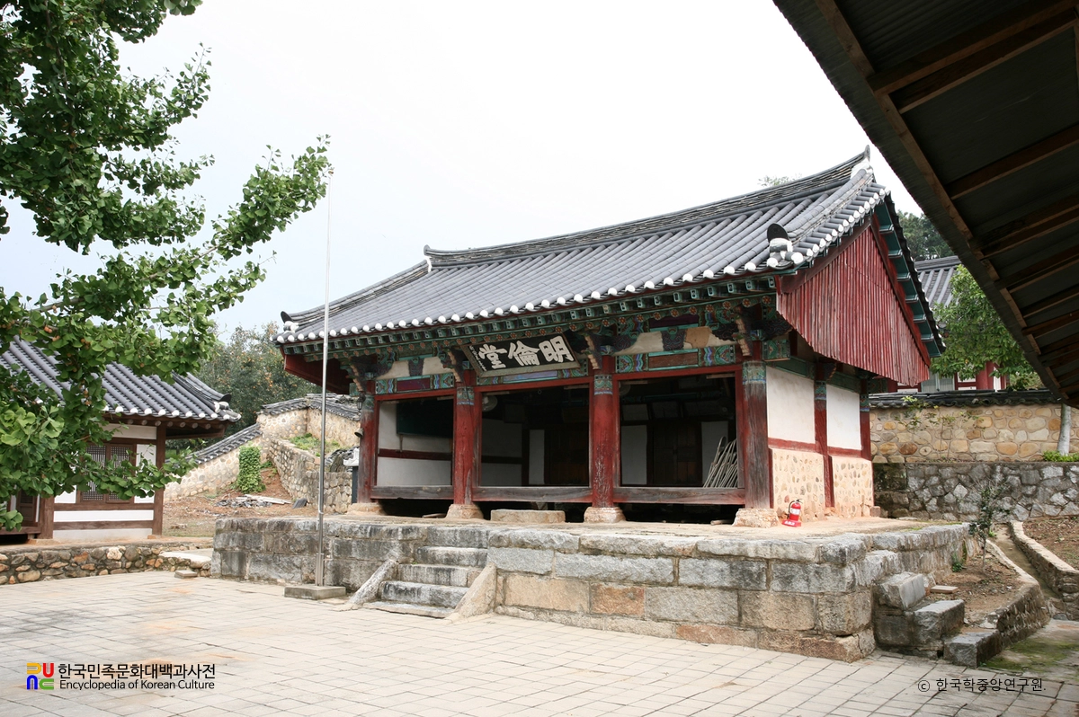 논산 은진향교 명륜당 정측면