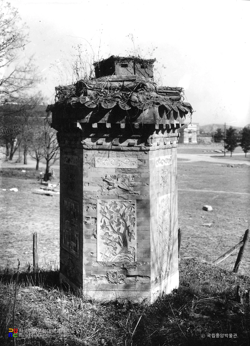 서울 경복궁 아미산 굴뚝