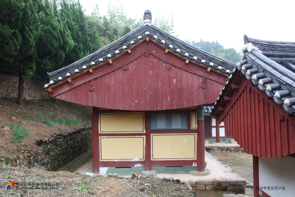 창녕 창녕향교 중 대성전 좌측면