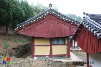 창녕 창녕향교 중 대성전 좌측면