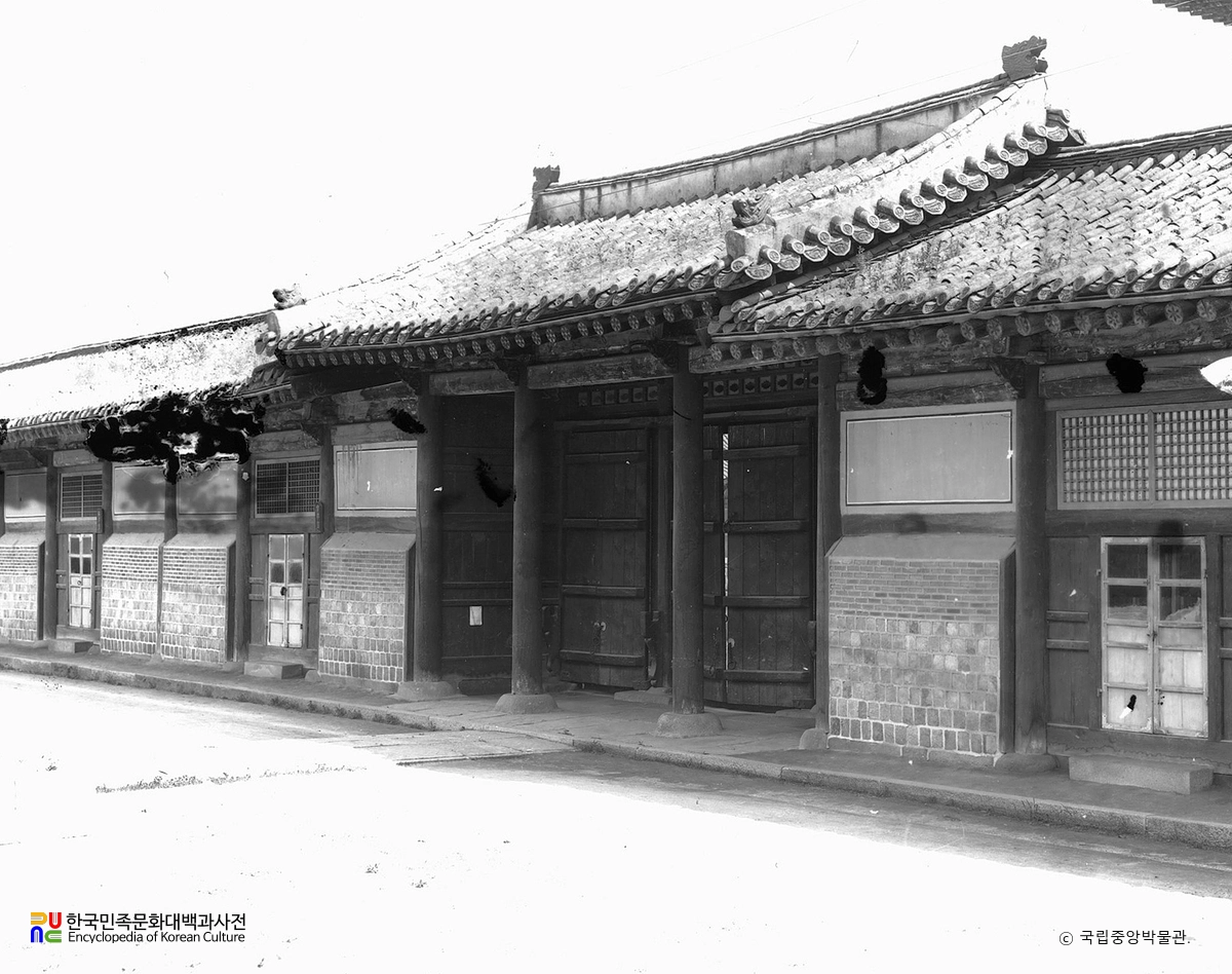 서울 경복궁 사정문 뒷면