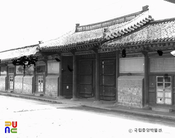 서울 경복궁 사정문 뒷면